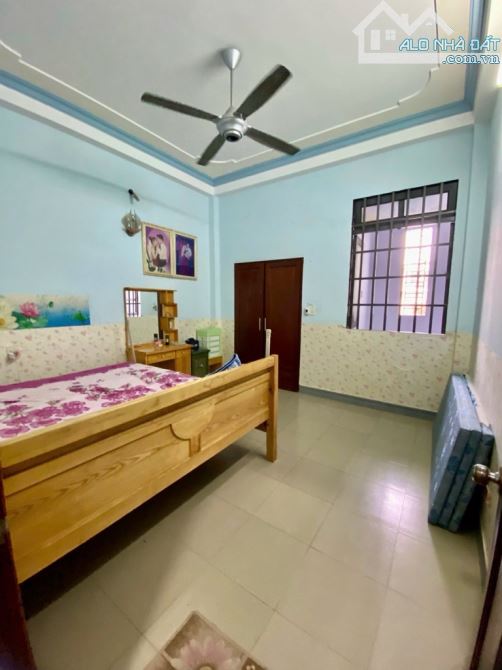 NHÀ HXH NGAY CÔNG VIÊN PHẦN MỀM QUANG TRUNG - 60m2 - 3 TẦNG - NHỈNH 4 ĐỒNG - 4