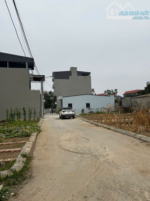 Chủ bán lô góc 61.8m2 trục chính đường nhựa Tân Xã, kinh doanh cho thuê ngay,nhỉnh 2ty - 4