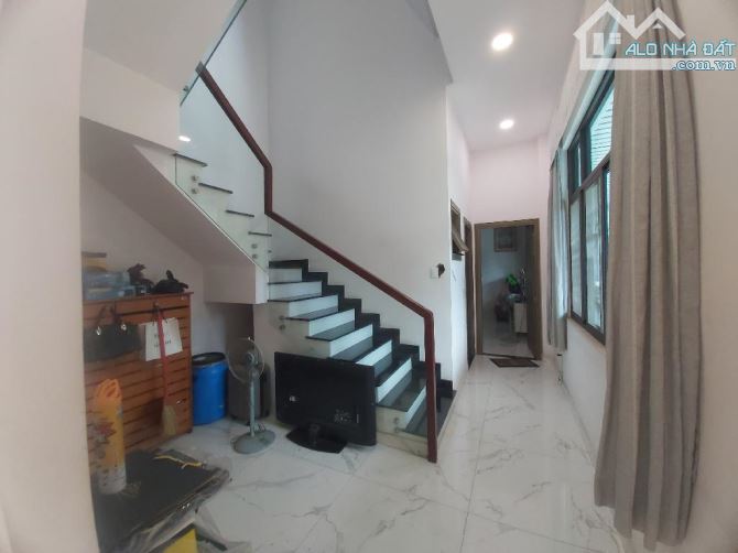 Lô đất 2000m2 đường Đình Phong Phú. Quận 9 - 4