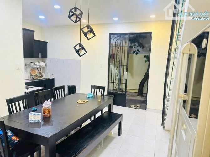 Bán biệt thự Linh Đông - Thủ Đức, DT 180m2 (8,2*22) giá 9,5 tỷ - 5