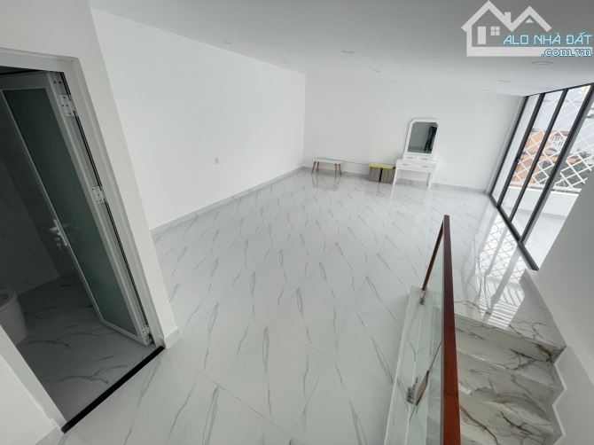 8x14, chỉ 7 tỷ, nhà 3 tầng, Phạm Hữu Lầu, tặng hết nội thất. - 5