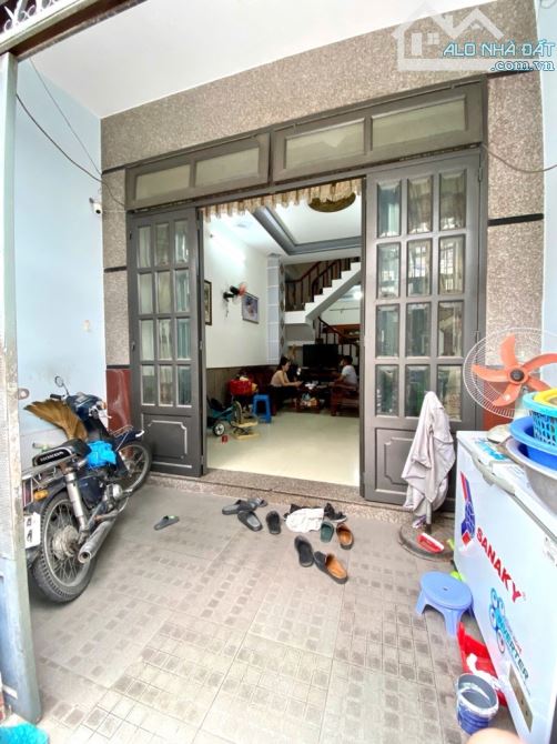 NHÀ HXH NGAY CÔNG VIÊN PHẦN MỀM QUANG TRUNG - 60m2 - 3 TẦNG - NHỈNH 4 ĐỒNG - 6