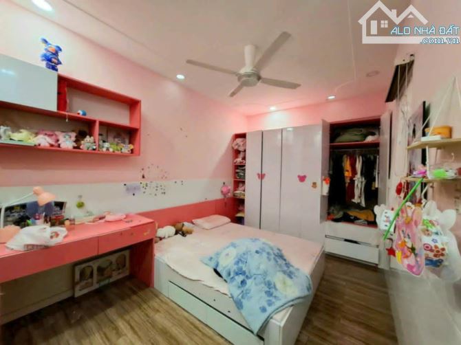 Trịnh Đình Trọng, Tân Phú, 60m2, 5 Tầng, 4,4/7,7m x 12,4m, chỉ 8 tỷ 99 - 6