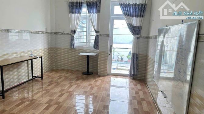 Cho thuê nhà có nội thất hẻm liên tổ 1-2 giáp kdc đại ngân giá 7,5 triệu - 7