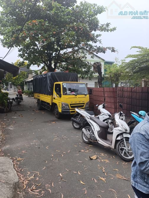 Lô đất 2000m2 đường Đình Phong Phú. Quận 9 - 7