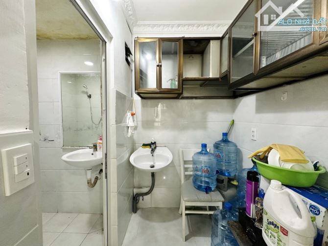 Bán nhà 3 tầng Phan Đình Phùng, gần 30m2, giá tốt - 8