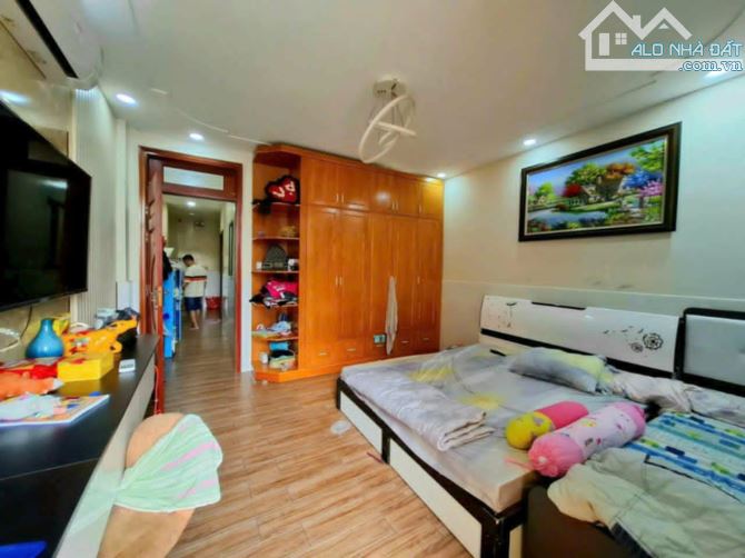 Trịnh Đình Trọng, Tân Phú, 60m2, 5 Tầng, 4,4/7,7m x 12,4m, chỉ 8 tỷ 99 - 8