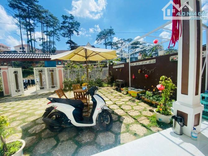 CHIẾC VILLA NGỘP CẦN BÁN CÁCH HỒ XUÂN HƯƠNG 2KM,200M2 8,5 TỶ