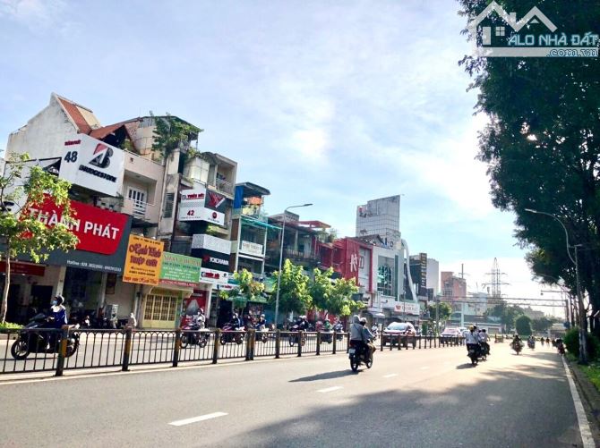Bán nhà (4,5x25m) - mặt tiền Tô Hiến Thành, Quận 10. Nhà hướng Đông Nam