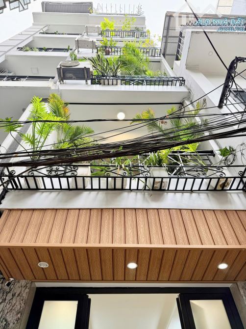 BÁN NHÀ TÂY SƠN- SÁT NGÃ TƯ SỞ- TRUNG TÂM ĐỐNG ĐA- Ô TÔ ĐỖ CỬA- NHÀ ĐẸP Ở NGAY