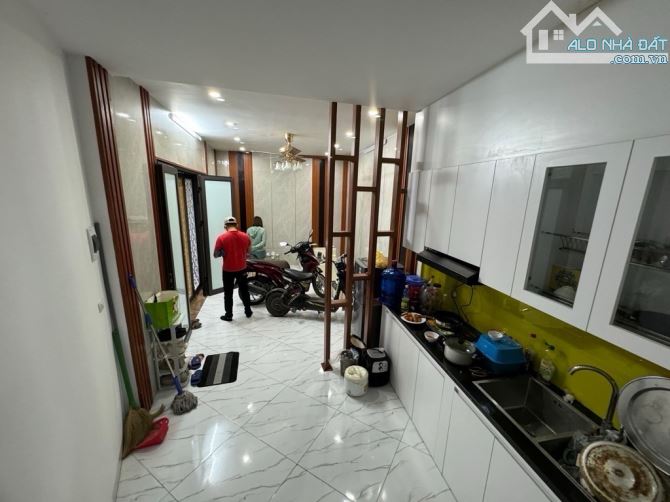 Ngõ 296 Minh Khai 36m2 4 tầng góc , ngõ thông kinh doanh nhỏ .Giá 5,75 tỷ