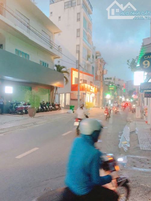Cần số tiền lớn kinh doanh nên bán nhà mặt tiền 4 tầng đường Nguyễn Trọng Tuyển, Phú Nhuận