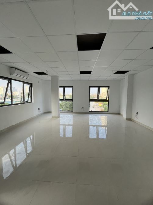Cho thuê văn phòng Nguyễn Xiển, 80 m2/tầng, sàn thông,  2 mặt thoáng, giá rẻ