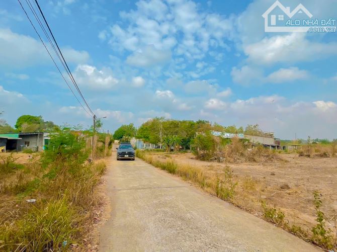 BÁN 8000M2 TRUNG TÂM XÃ BÀU CẠN, LIỀN KỀ SÂN BAY, GIÁ NGỘP RẺ NHẤT KHU VỰC