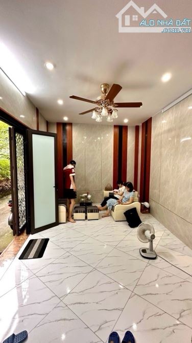 Ngõ 296 Minh Khai 36m2 4 tầng góc , ngõ thông kinh doanh nhỏ .Giá 5,75 tỷ - 1