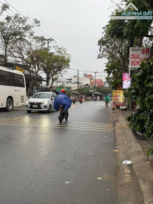 Cần tiền xây nhà bán bớt lô Mặt tiền Nguyễn Chánh tặng kèm nhà 2 tầng (cũ) và 3 phòng trọ. - 1