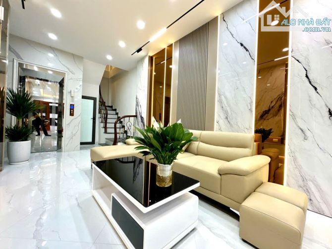 Tân Mai LÔ GÓC – THANG MÁY – FULL NỘI THẤT – CHỈ 40M RA PHỐ! - 1