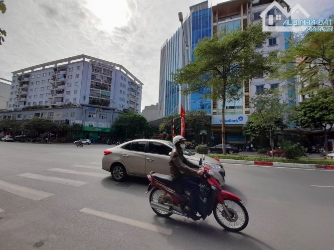 Cần bán gấp lô đất Trần Thái Tông, vị trí đẹp, DT 400m2 x MT 15m giá chỉ 110 tỷ, - 1