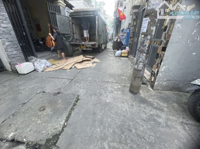 Bán Nhà Tân Phú Nguyễn Súy - Ngang 4 dài 20m - 2 Tầng btct - Giá 6.5 Tỷ tl - 2
