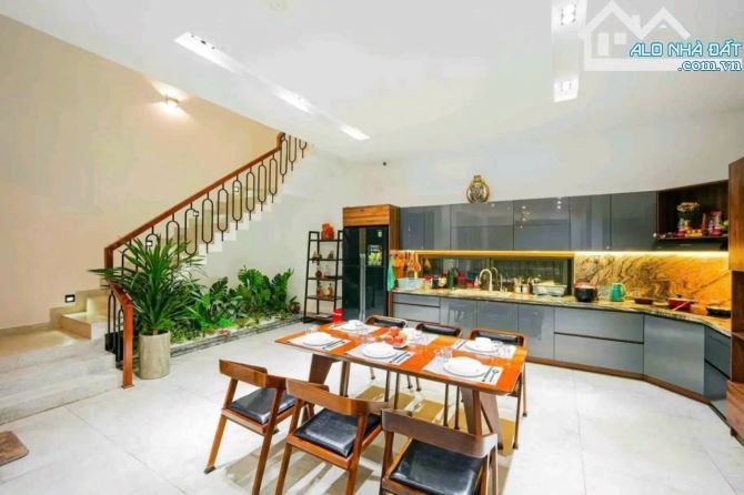 CHÍNH CHỦ CẦN BÁN VILLA SIÊU ĐẸP CÓ DÒNG TIỀN TẠI SƠN TRÀ ĐÀ NẴNG - 2