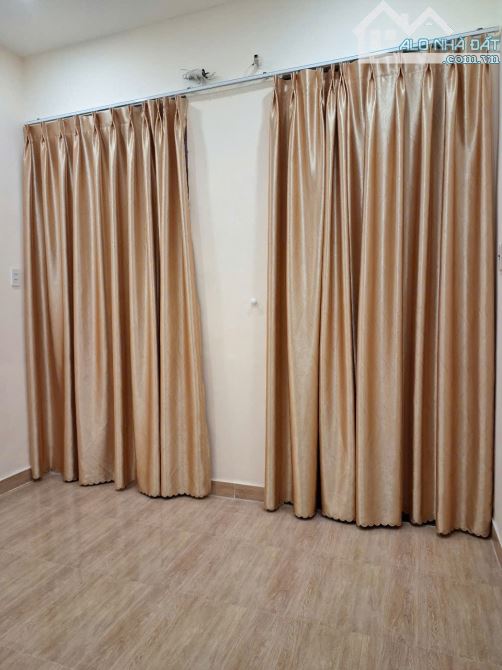 NHÀ ĐƯỜNG NGUYỄN VĂN QUÁ, SỔ HỒNG RIÊNG, VỊ TRÍ ĐẸP - 2