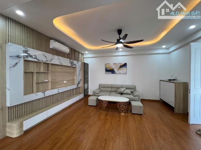 Bán Chung Cư phố Đặng Xuân Bảng 108m hơn 5 tỷ nhà đẹp ở ngay Bắc Linh Đàm - 2