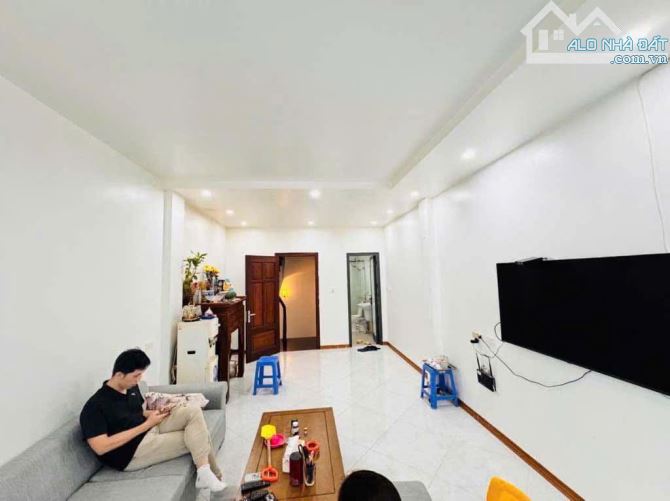 Bán nhà 28 Xuân La 40m2, 5 tầng, ngõ thông ô tô qua nhà chủ cần bán đã giảm chào 900tr - 2