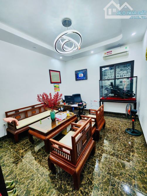 Bán Nhà đẹp Yên Lạc 57m², 5 tầng, thang máy, ô tô tránh, gần Lạc Trung, chỉ 18.8 tỷ