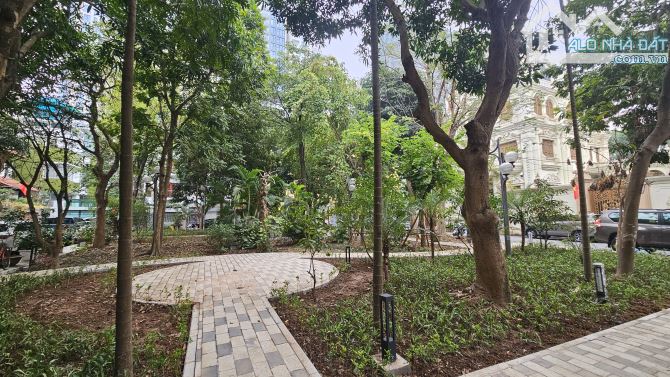 Biệt thự Vườn Đào Tây Hồ 325m, 5 tầng thang máy Full nội thất xịn sò. Giá 170 tỷ có bảo vệ - 2