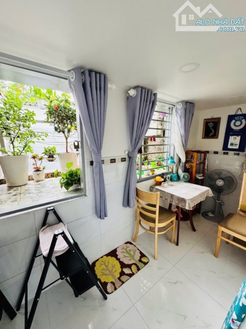 TÂN PHÚ-THOẠI NGỌC HẦU-42M2- 2 TẦNG MỚI ĐẸP -HẺM XE TẢI CÁCH 1 CĂN NHÀ - 2