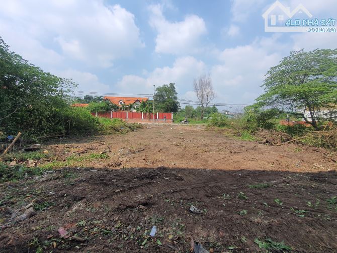 Bán đất Mt hẻm 32 võ văn hát P.Long Trường Q9  - Dt: 84m2 ( 4.5x18.6)m - Giá 4,5 tỷ - 2