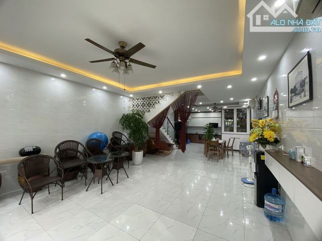 Bán gấp nhà Kinh Doanh, ô tô phố Hoàng Ngân - Cầu Giấy. DT120m, 5 tầng, MT5m, Giá 20,3 tỷ. - 2