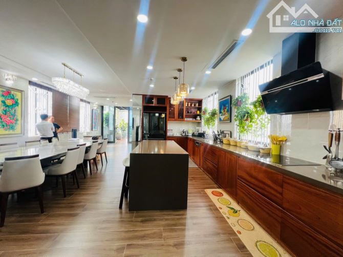 Bán Toà Nhà 12 Tầng mặt phố Triệu Việt Vương, Hai Bà Trưng giá siêu hời 218 tỷ, 150m2 - 2