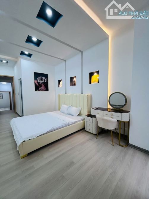 BÁN NHÀ P, HOÀNG NGÂN Q, CẦU GIẤY DT: 70M2 5T MT: 4,2M GIÁ : 16,5 TỶ - 3