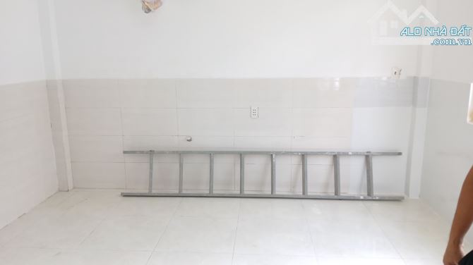 KIAMORNING ĐỖ CỬA, LÊ VĂN PHAN, TÂN PHÚ-15M RA HẺM XE TẢI-DT 4×5 - 3 TẦNG 2PN-GIÁ 3,05 TỶ - 3