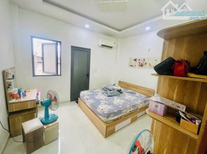 SÁT MẶT TIỀN KÊNH THAM LƯƠNG BÌNH TÂN, CẦN BÁN GẤP NHÀ 3 TẦNG, 4x15, HẺM Ô TÔ, NHỈNH 5 TỶ. - 3