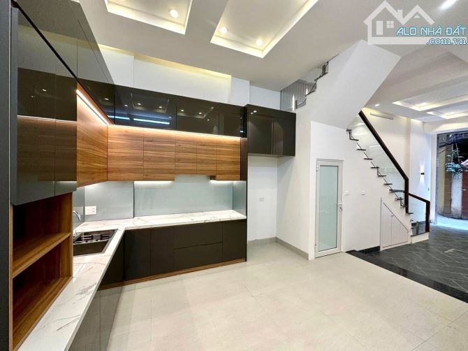PHÂN LÔ PHỐ BỒ ĐỀ, 50M x 6 TẦNG, HƠN 10 TỶ, THANG MÁY, GARA Ô TÔ, KINH DOANH - 3