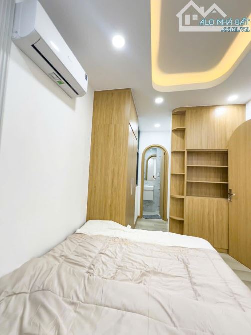 🏠 Bán nhà Nguyễn Cửu Vân 🛏️ 4 phòng ngủ, 6 toilet, ban công thoáng mát - 3