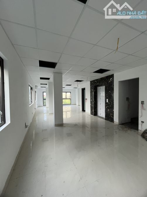 Cho thuê văn phòng Nguyễn Xiển, 80 m2/tầng, sàn thông,  2 mặt thoáng, giá rẻ - 3