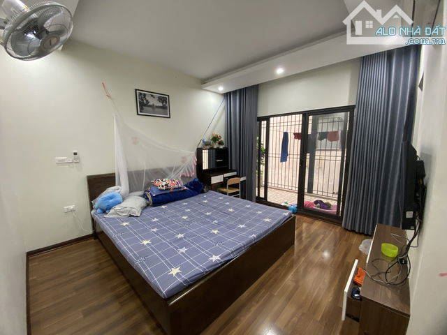 cần bán gấp 83m giá 19 tỷ thang máy MẶT PHỐ HOÀNG VĂN THÁI thanh xuân. - 3