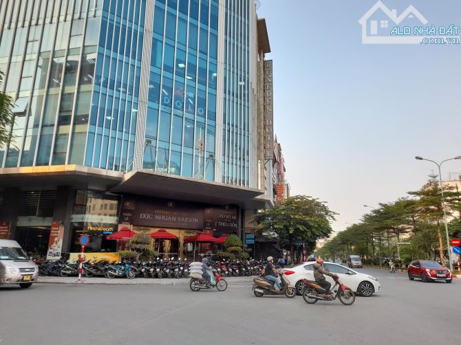 Cần bán gấp lô đất Trần Thái Tông, vị trí đẹp, DT 400m2 x MT 15m giá chỉ 110 tỷ, - 3