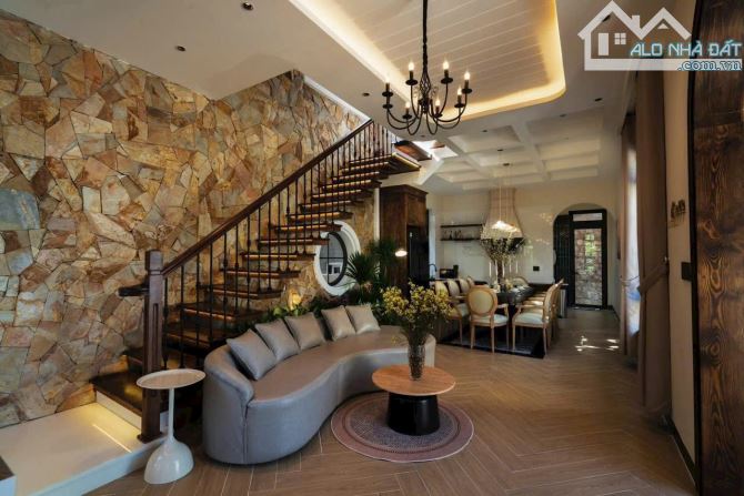 Cần bán căn biệt thự đẹp ngay trung tâm Đà Lạt. Cách Hồ Xuân Hương chỉ 800m. - 4