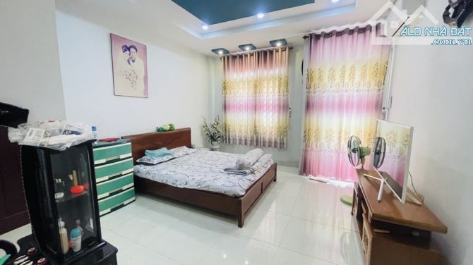 Nhà 4 tầng 52m2, đường 6m, 300m2 ra Phạm Văn Đồng, cách vành đai 2 chỉ 20m. Giá đầu tư. - 4