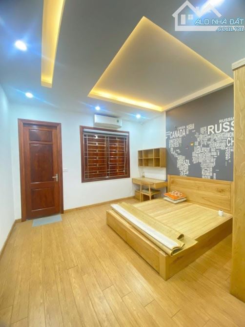 Nhà đẹp dân xây 80m2 phố Đại Mỗ , gần ngã tư vạn phúc tố hữu. Có ô chờ thang máy. 13.8 tỷ - 4