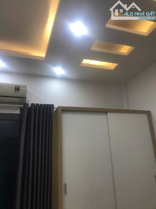 BÁN NHÀ LÔ GÓC HAI THOÁNG THÁI HÀ GIÁ CỰC TỐT CHỈ 5 TỶ - 5