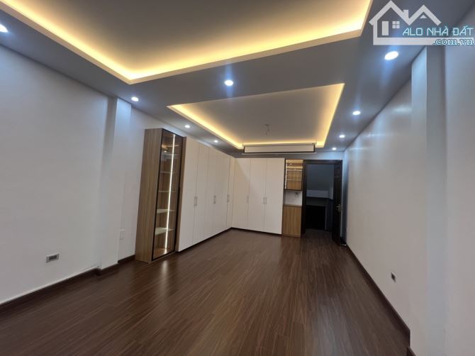 SIÊU PHẨM LÂM HẠ - BỒ ĐỀ - 5 TẦNG - 69M² - GARA Ô TÔ - THANG MÁY - FULL NỘI THẤT - 7