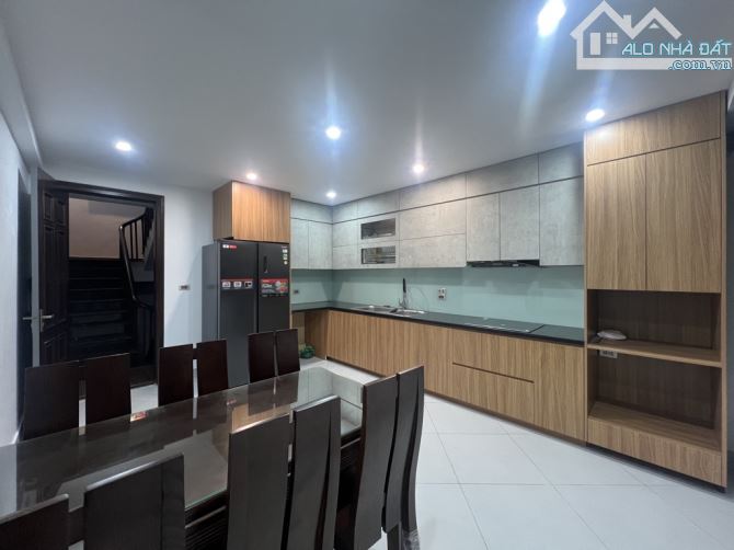 SIÊU PHẨM LÂM HẠ - BỒ ĐỀ - 5 TẦNG - 69M² - GARA Ô TÔ - THANG MÁY - FULL NỘI THẤT - 9