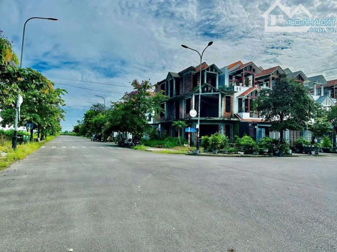 🏡 Biệt Thự 3 tầng 2 mặt tiền đường 19,5m Khu đô thị Phú Mỹ Thượng - Giá chỉ 6,2 Tỷ