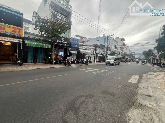 Bán nhà căn góc đẹp 2 mặt tiền đường Vân Đồn, p.Phước Hoà-Nha Trang giá 12 tỷ