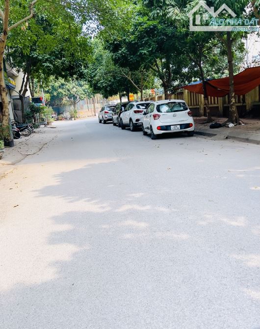 BÁNn NHÀ ĐẸP 4 TẦNG Ô TÔ VÀO TẬN NHÀ 46m VÂN TRÌ ZÁ RẺ